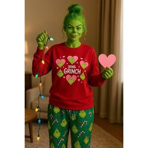 Grinch XOXO Red Sweatshirt Womens Medium NWOT‎ Hearts Graphic